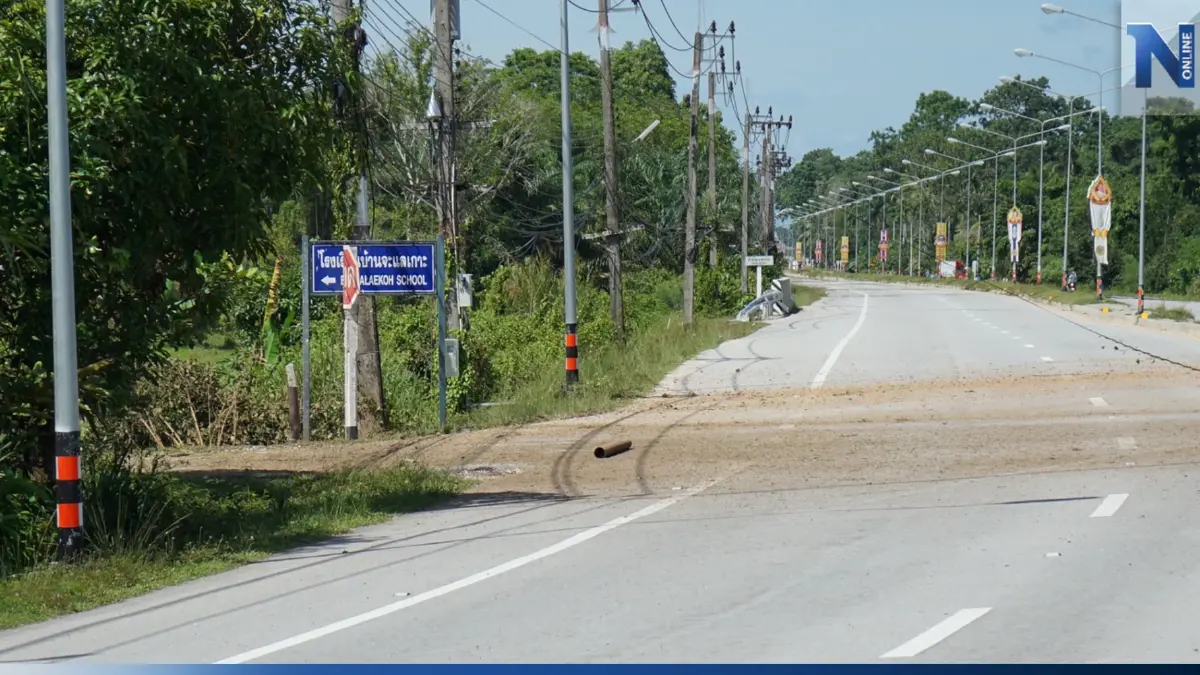 โจรใต้วางระเบิด หวังสังหาร"ชุดคุ้มครองครู" โชคดีขับผ่านก่อนระเบิดสนั่น โจรใต้วางระเบิด หวังสังหาร"ชุดคุ้มครองครู" โชคดีขับผ่านก่อนระเบิดสนั่น