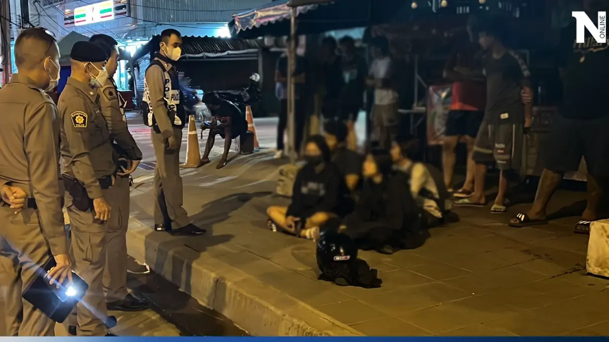 เปิดคลิป ก๊วนโจ๋รวมตัวขี่จยย. ถูกกระบะขับไล่ตามสาดกระสุน เจ็บสาหัส 3 เปิดคลิป ก๊วนโจ๋รวมตัวขี่จยย. ถูกกระบะขับไล่ตามสาดกระสุน เจ็บสาหัส 3