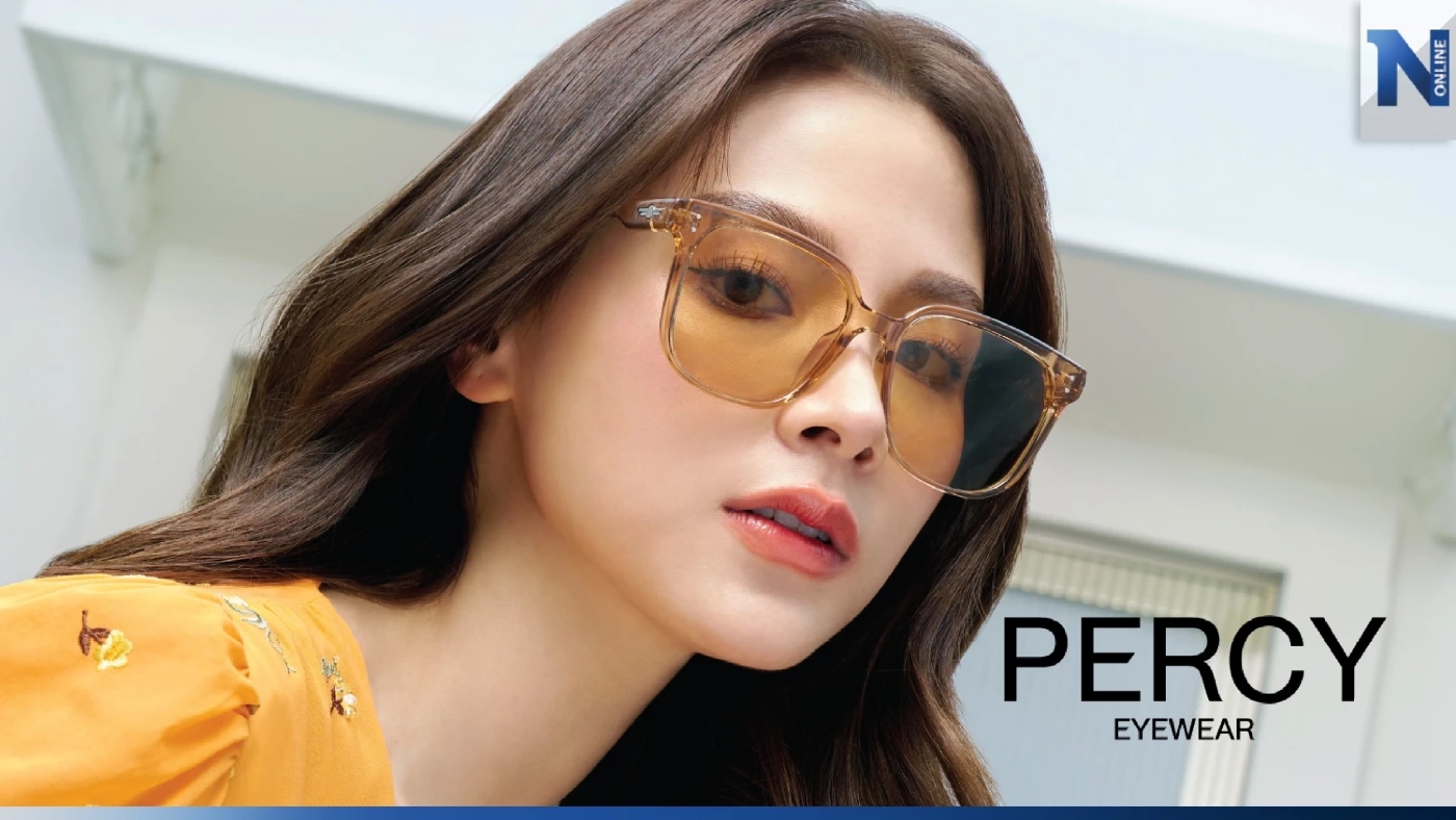 ลุคสาวแว่น “ใบเฟิร์น พิมพ์ชนก” PERCY รวมแฟชั่นทุกสไตล์ ที่ร้านแว่นท็อปเจริญ