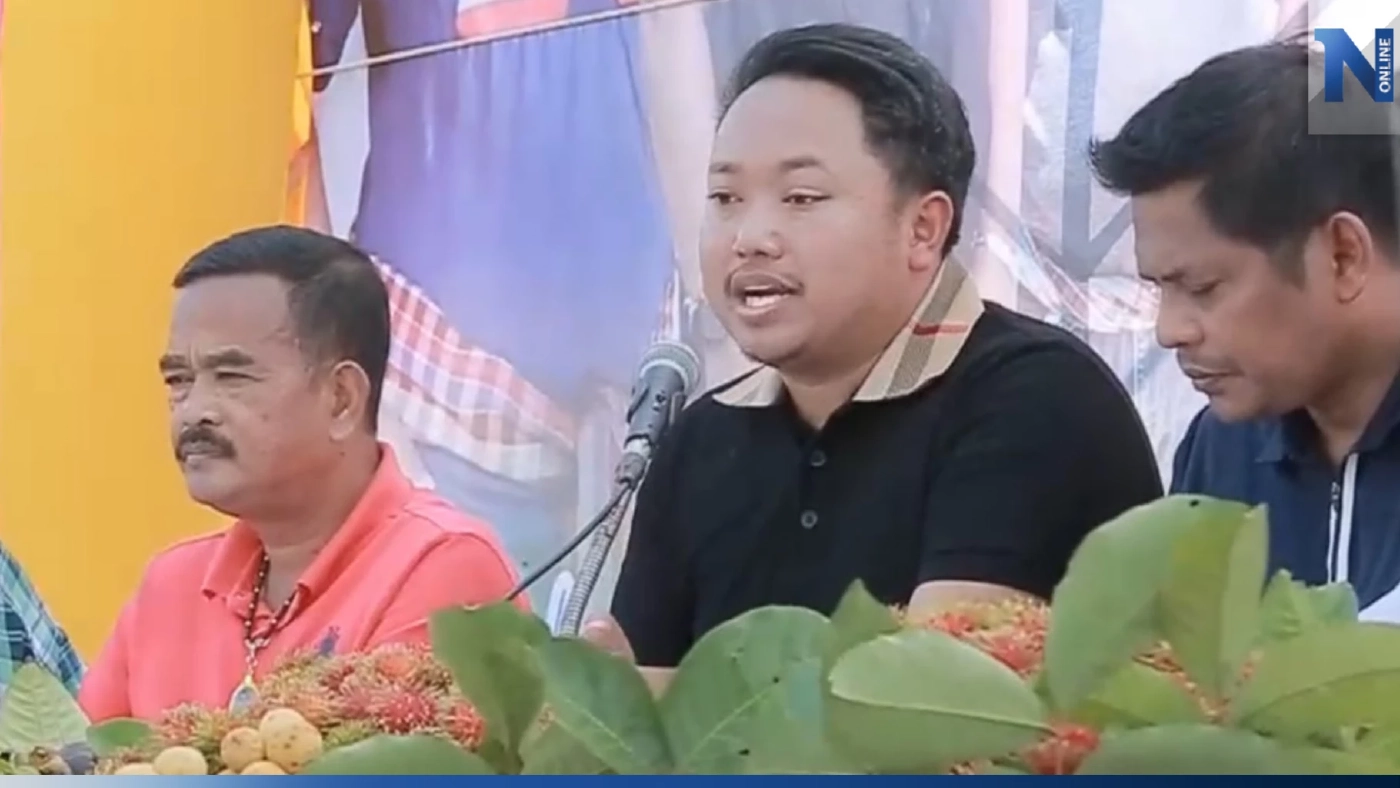 "เด็กรทสช."จับมือผู้นำท้องถิ่นรับซื้อมังคุดพื้นที่พัทลุงแก้ราคาตกต่ำ "เด็กรทสช."จับมือผู้นำท้องถิ่นรับซื้อมังคุดพื้นที่พัทลุงแก้ราคาตกต่ำ