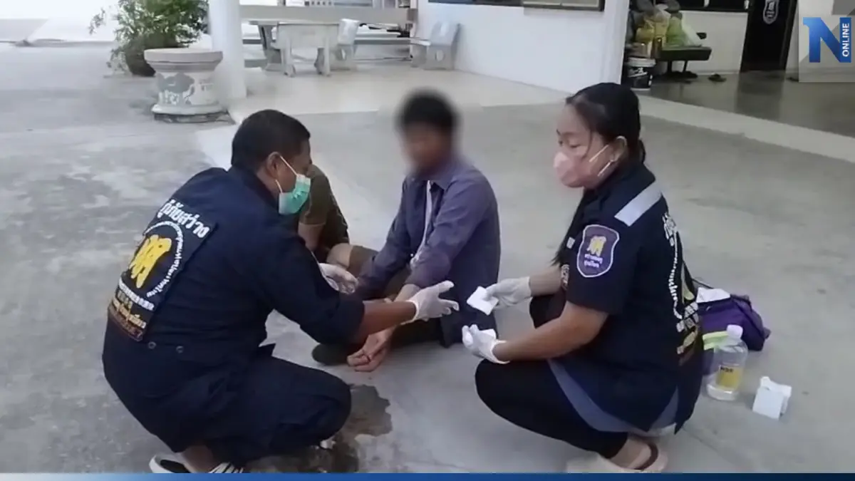 2 หนุ่มเมาเหล้าคุยถูกคอ กรีดแขนสาบานเป็นพี่น้อง แต่เลือดไหลไม่หยุด
