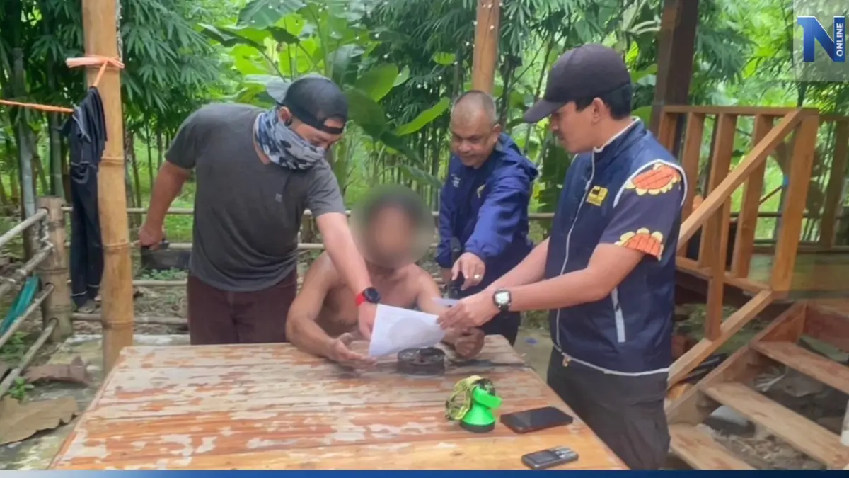 กองปราบ บุกจับหนุ่มใหญ่ปืนโหด ยิงลูกพี่ลูกน้องดับ หลังหนีคดี 11 ปี