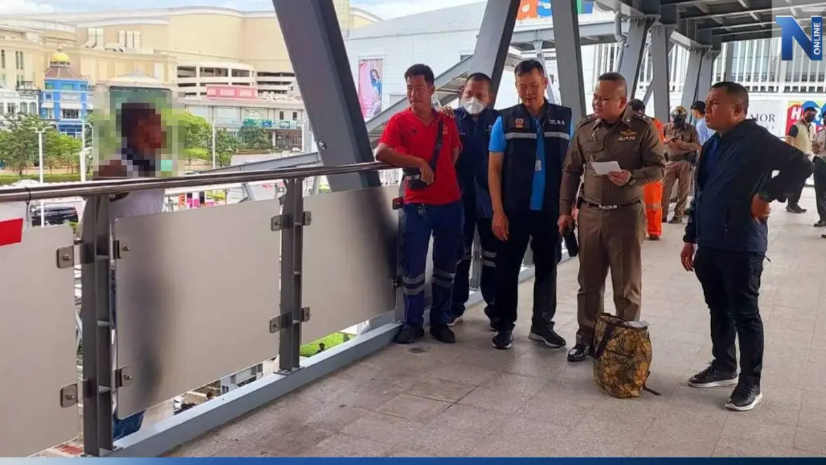 ระทึก ตร.เข้าชาร์จช่วยหนุ่มก่อสร้างรักขม ก่อนโดดสะพานลอยหน้าห้างดัง ระทึก ตร.เข้าชาร์จช่วยหนุ่มก่อสร้างรักขม ก่อนโดดสะพานลอยหน้าห้างดัง