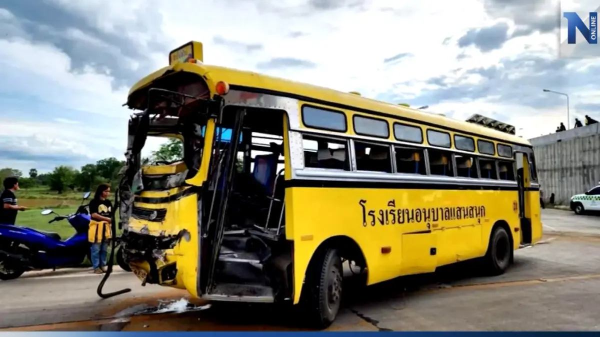 สยอง! กระบะตู้ทึบ พุ่งชนรถมินิบัสรับส่งนักเรียน เจ็บระนาว 24 ราย สยอง! กระบะตู้ทึบ พุ่งชนรถมินิบัสรับส่งนักเรียน เจ็บระนาว 24 ราย