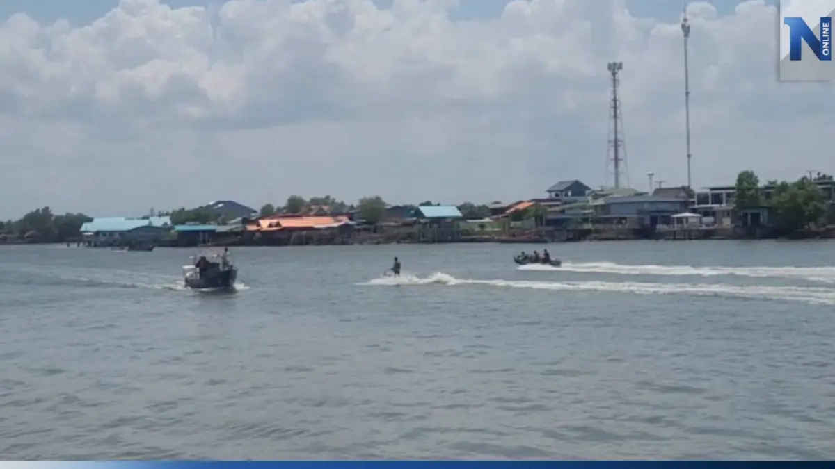 ยังไม่พบผู้สูญหายอีกราย เหตุ "พายุงวงช้าง" ซัดเรือล่ม กลางปากอ่าวบางตะบูน ยังไม่พบผู้สูญหายอีกราย เหตุ "พายุงวงช้าง" ซัดเรือล่ม กลางปากอ่าวบางตะบูน