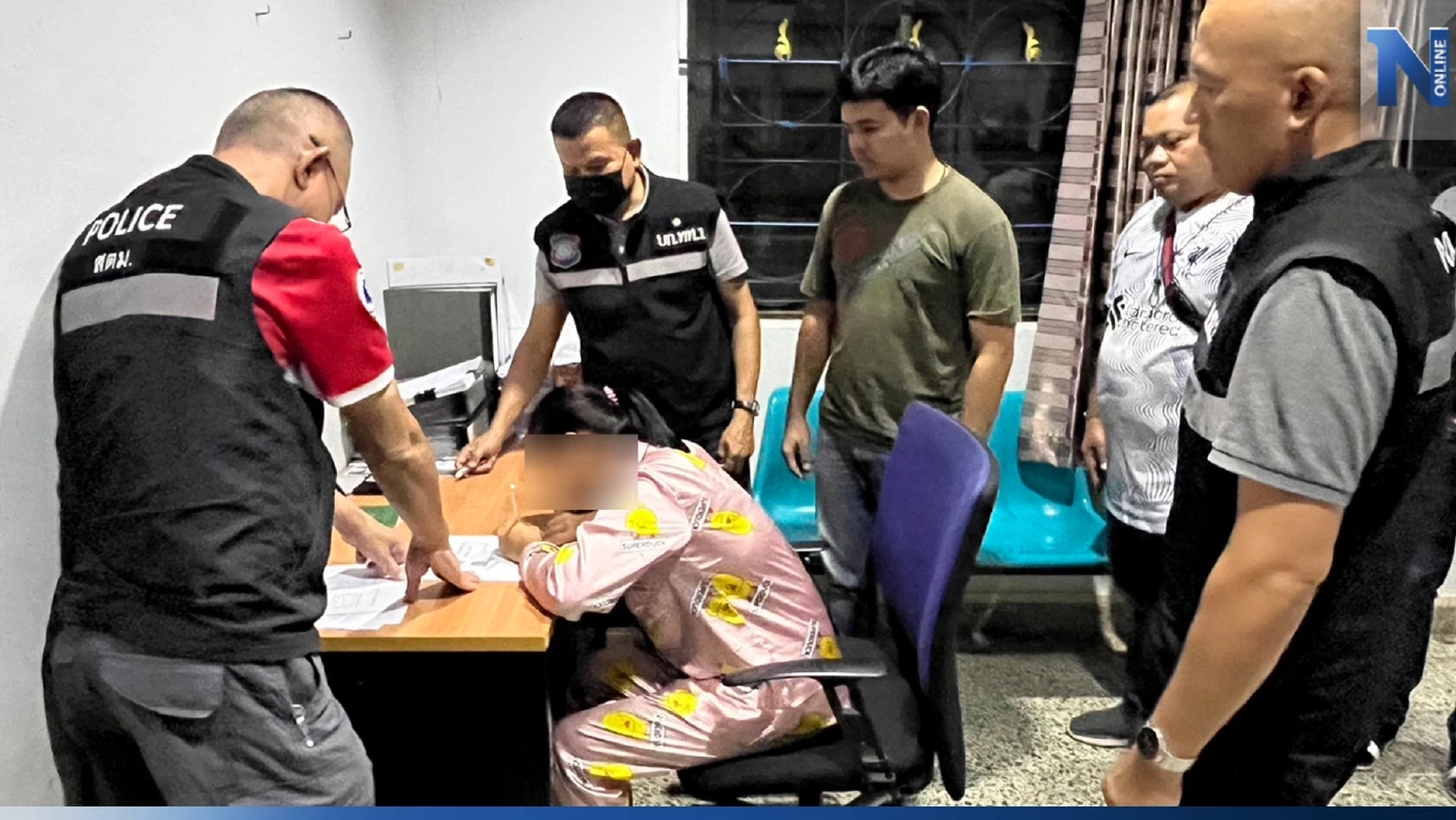 รวบสาวแก๊งคอลเซ็นเตอร์ คาด่านตม. เอี่ยวหลอกเหยื่อ คดีปลิดชีพลูกเมีย 3 ศพ