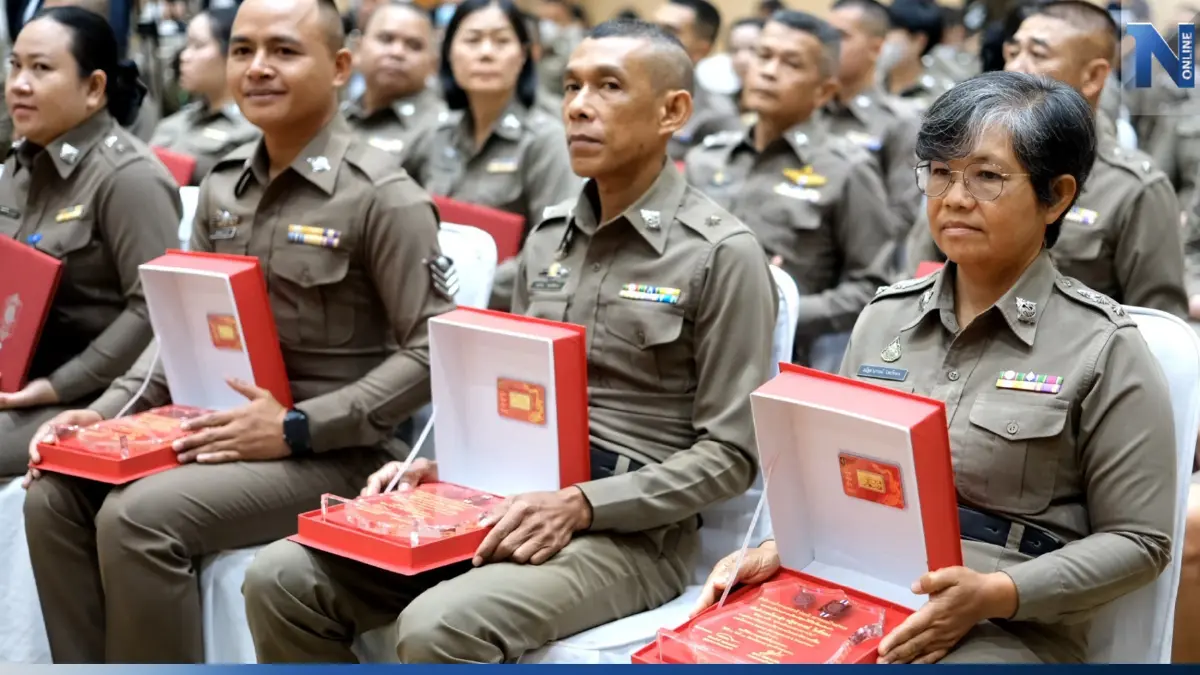 ผบ.ตร.มอบรางวัลให้กับตำรวจที่จัดการหนี้สิน-การเงินดี