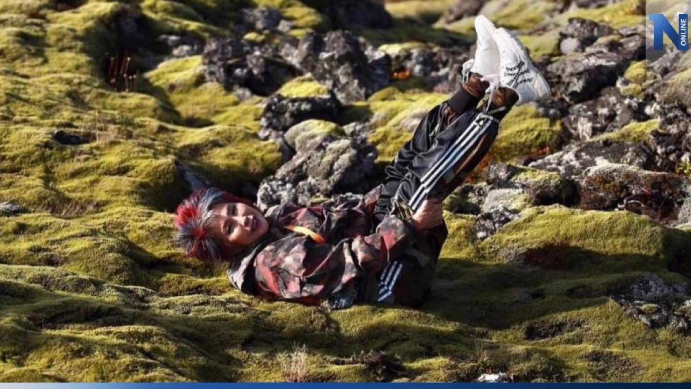 ดรามาซ้ำ! หมอพรทิพย์ นอนทับมอสส์ในทุ่งหินลาวา พื้นที่อนุรักษ์ธรรมชาติ