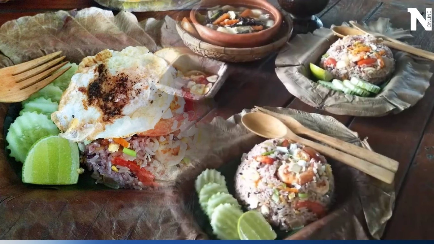 ไอเดียเก๋! ผู้ใหญ่บ้านเปิดร้านอาหาร ใช้ถ้วยชาม จานรักษ์โลกจาก "ใบตองตึง" ไอเดียเก๋! ผู้ใหญ่บ้านเปิดร้านอาหาร ใช้ถ้วยชาม จานรักษ์โลกจาก "ใบตองตึง"