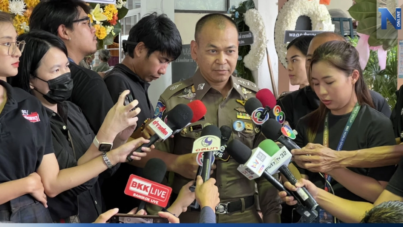 ผู้บังคับบัญชา-เพื่อนร่วมรุ่น “ผกก.เบิ้ม” ร่วมพิธีรดน้ำศพด้วยความอาลัย