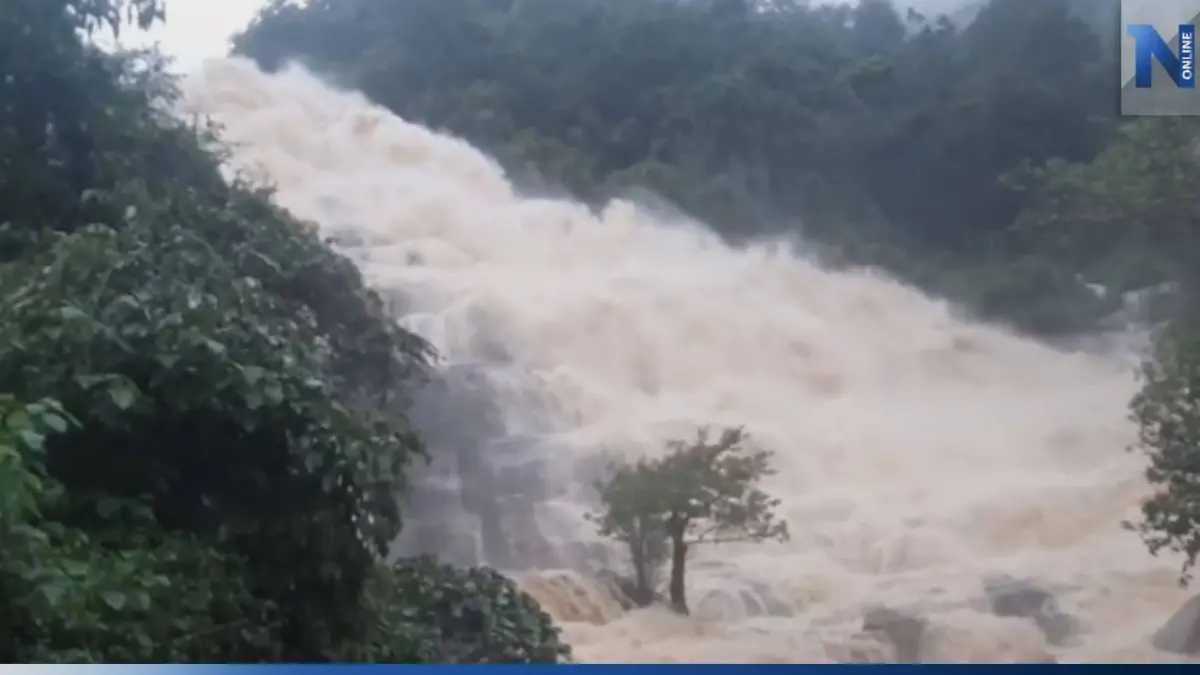 น้ำป่าดอยอินทนนท์ทะลัก ท่วมบ้านเรือน หลังฝนตกหนักต่อเนื่อง