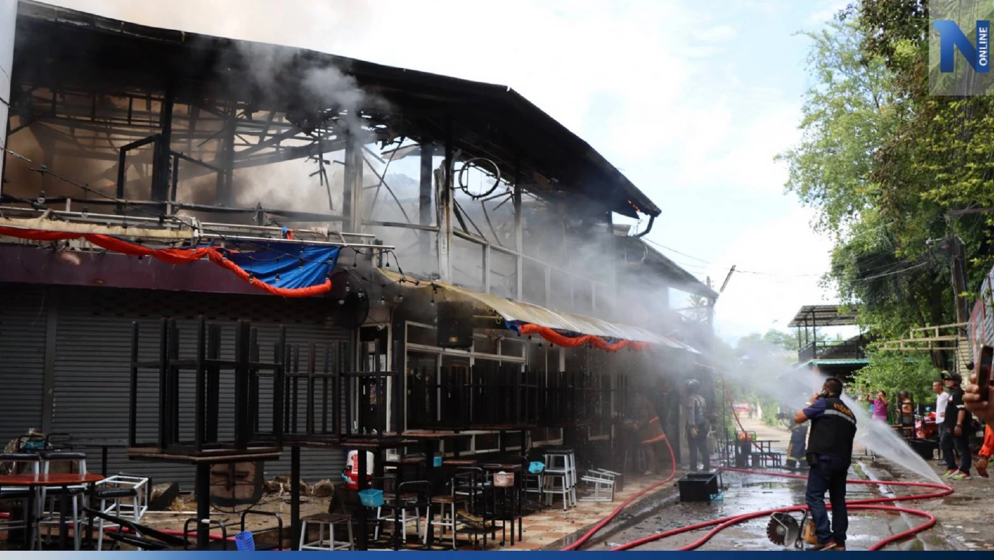 ไฟไหม้ร้านสนุกนึกสถานบันเทิงชื่อดังกลางเมืองพิษณุโลก
