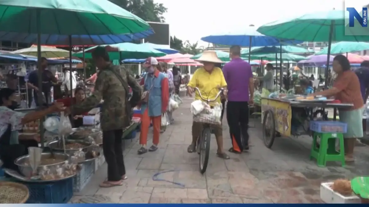 พ่อค้าแม่ค้าตลาดสดเทศบาลเมืองอุทัยธานีเผยถึงเรื่องรัฐบาลแจกแท็บเล็ต นร. พ่อค้าแม่ค้าตลาดสดเทศบาลเมืองอุทัยธานีเผยถึงเรื่องรัฐบาลแจกแท็บเล็ต นร.
