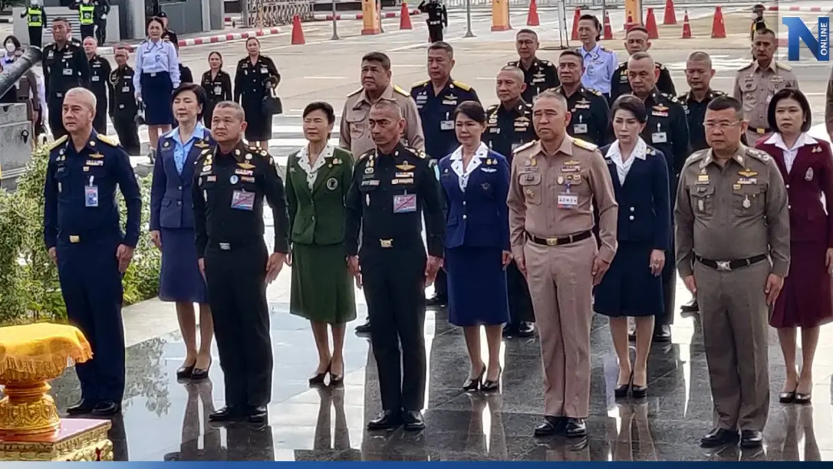 พล.อ.เฉลิมพล ฝากเตือนสติ อาจเห็นภาพวิ่งเต้น "ทหาร" กับ "คนนอกกองทัพ" พล.อ.เฉลิมพล ฝากเตือนสติ อาจเห็นภาพวิ่งเต้น "ทหาร" กับ "คนนอกกองทัพ"