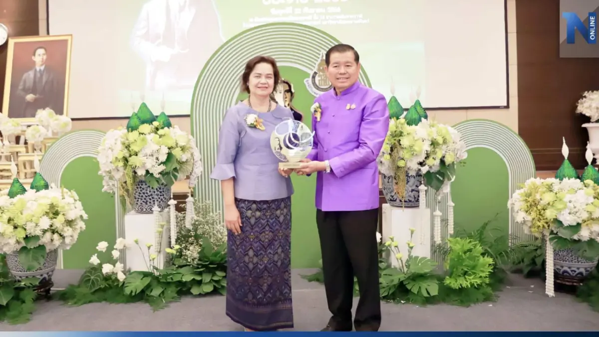 "นิพนธ์" พร้อมครอบครัวบุญญามณี รับโล่ประกาศเกียรติคุณ วันมหิดล ประจำปี 66 "นิพนธ์" พร้อมครอบครัวบุญญามณี รับโล่ประกาศเกียรติคุณ วันมหิดล ประจำปี 66