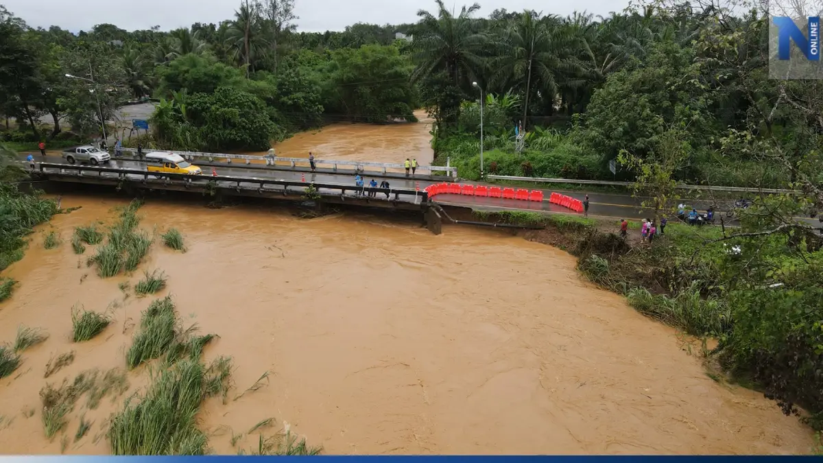 ฝนถล่มบ่อไร่ ดินสไลด์ทับศาลาวัด เมรุถูกน้ำท่วม ฝนถล่มบ่อไร่ ดินสไลด์ทับศาลาวัด เมรุถูกน้ำท่วม
