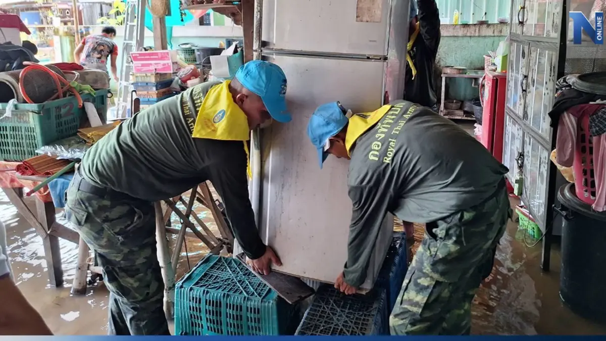 "กองทัพบก" สั่งทุกหน่วยเข้าช่วยเหลือประชาชน ในพื้นที่น้ำท่วมทั่วประเทศ "กองทัพบก" สั่งทุกหน่วยเข้าช่วยเหลือประชาชน ในพื้นที่น้ำท่วมทั่วประเทศ