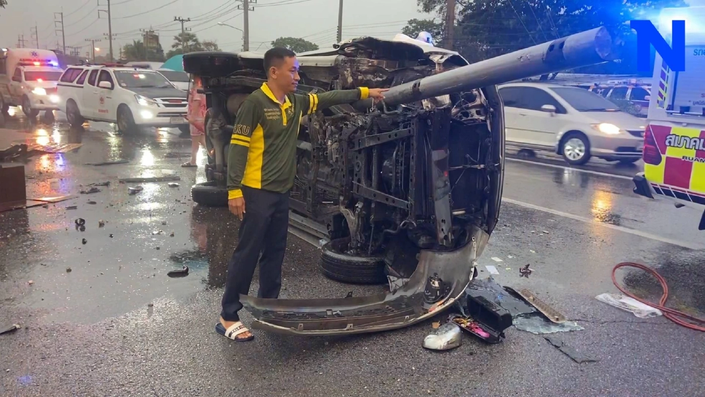พ่อค้าลูกชิ้น ซิ่งกระบะพุ่งเสียบราวสะพาน รอดปาฎิหาริย์ เพระหลวงพ่อเงิน
