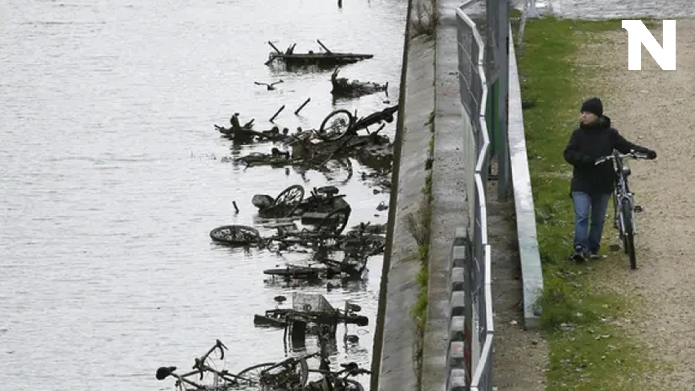 เมืองน่าอยู่ของนักปั่น ทำช็อก พบซากจักรยานเป็นขยะในคลองมากกว่า 10,000 คัน