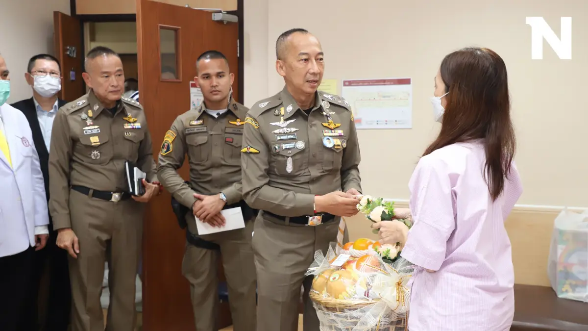“บิ๊กต่อ” ให้กำลังใจเหยื่อเหตุกราดยิงห้างดัง-กำชับทีมแพทย์ดูแลเต็มที่