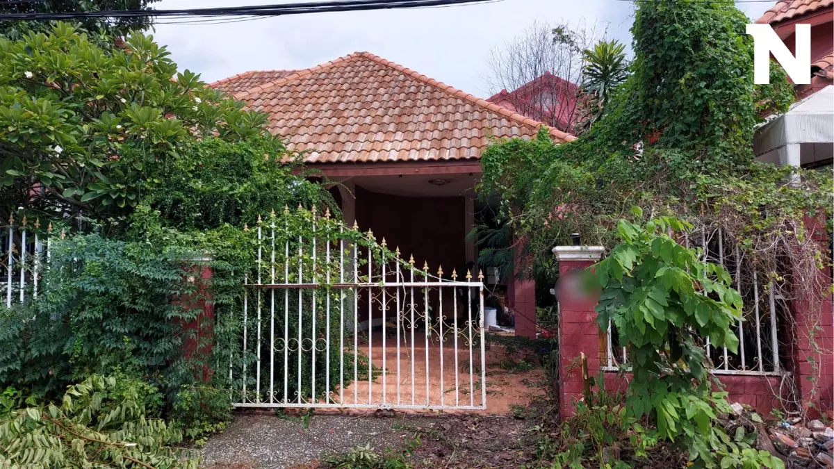 หนุ่มแบงก์วิ่งป่าราบ สำรวจบ้านขายทอดตลาด เจอศพคาประตู หนุ่มแบงก์วิ่งป่าราบ สำรวจบ้านขายทอดตลาด เจอศพคาประตู