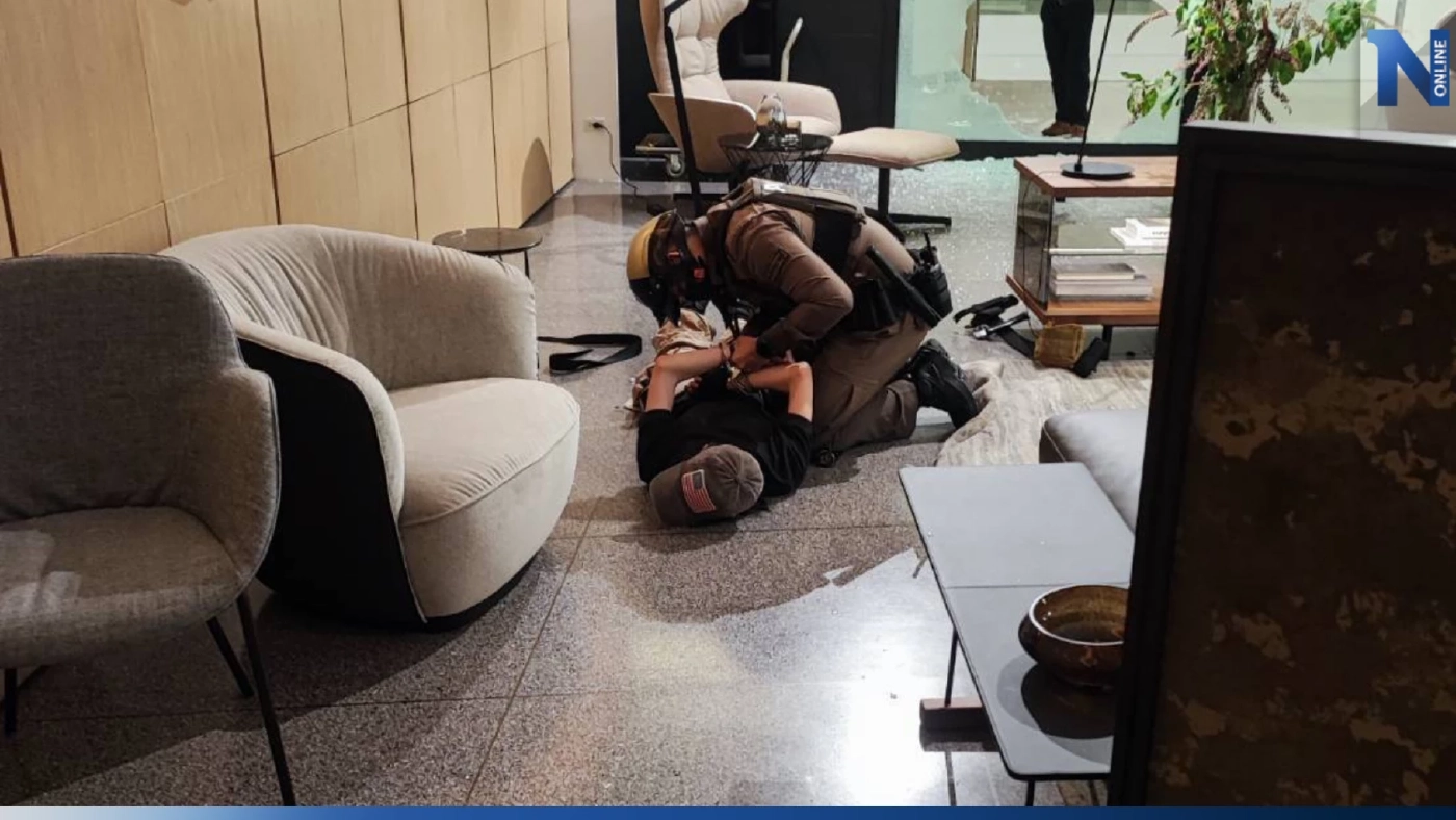 ด่วน! จับได้แล้วมือยิงกลางห้างดังย่านปทุมวัน เป็นเด็กอายุ 14 ปี(มีคลิป) ด่วน! จับได้แล้วมือยิงกลางห้างดังย่านปทุมวัน เป็นเด็กอายุ 14 ปี(มีคลิป)