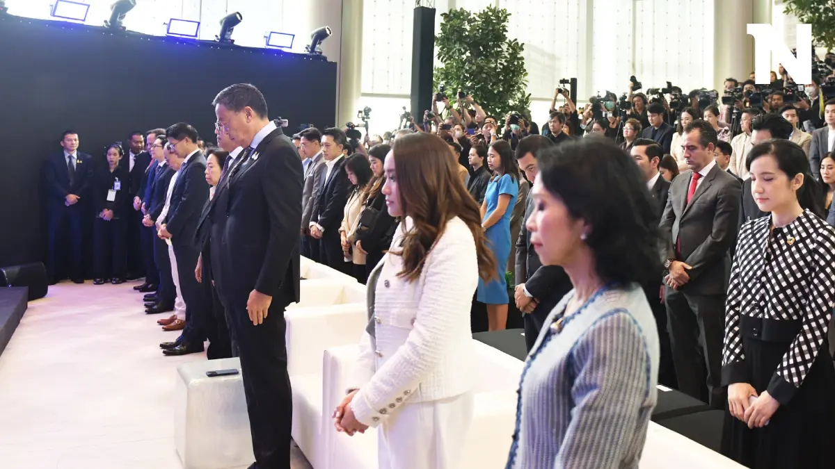 "เศรษฐา-อุ๊งอิ๊งค์" ร่วมยืนไว้อาลัย ผู้สูญเสียกราดยิงพารากอน "เศรษฐา-อุ๊งอิ๊งค์" ร่วมยืนไว้อาลัย ผู้สูญเสียกราดยิงพารากอน