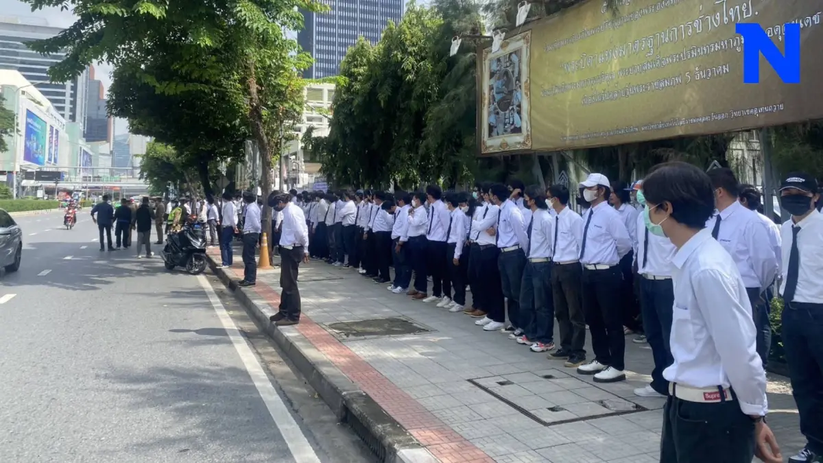 เด็กอุเทนฯ รวมตัวคัดค้านการย้ายสถาบัน
