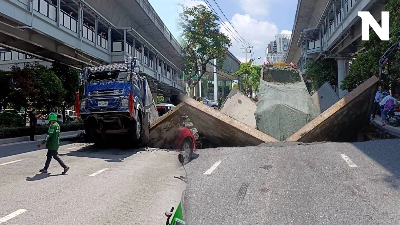 โปรดหลีกเลี่ยงเส้นทาง! ปากซอยสุขุมวิท 64/1 ถนนทรุดตัว รถติดสะสมหนัก