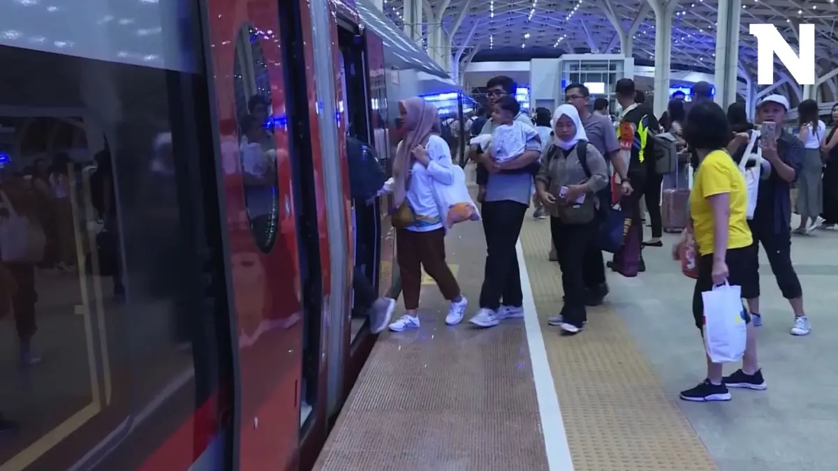 รถไฟความเร็วสูง เปลี่ยนชีวิตชาวอินโดนีเซีย (คลิปข่าว) รถไฟความเร็วสูง เปลี่ยนชีวิตชาวอินโดนีเซีย (คลิปข่าว)