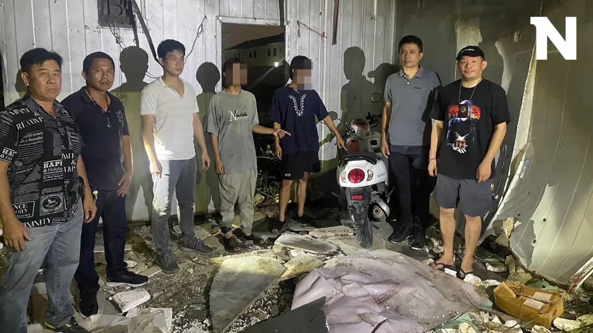 ตร.ประเวศ ตามรวบ"แฝดนรก" ประกบดูหัวเข็มขัด ยิงดับหนุ่มวัย 19 ปี ตร.ประเวศ ตามรวบ"แฝดนรก" ประกบดูหัวเข็มขัด ยิงดับหนุ่มวัย 19 ปี