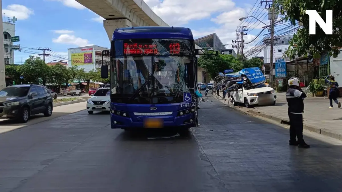อีกแล้ว! รถเมล์สาย 113 พุ่งชนท้ายสองแถว ผู้โดยสารเจ็บระนาว