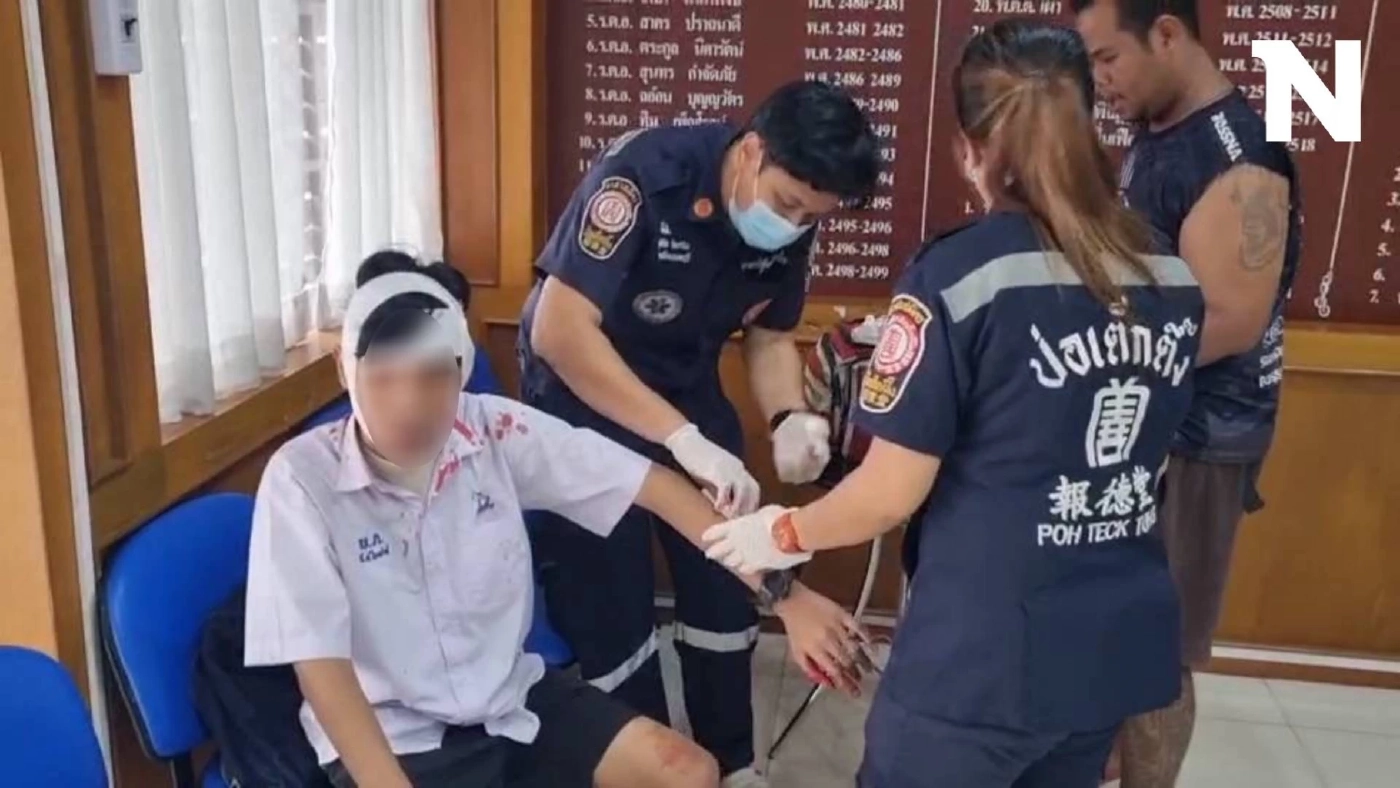 ม.3 หนีตาย วิ่งขึ้นโรงพัก ถูกเด็กช่างไล่ฟันหัวเลือดอาบ ม.3 หนีตาย วิ่งขึ้นโรงพัก ถูกเด็กช่างไล่ฟันหัวเลือดอาบ