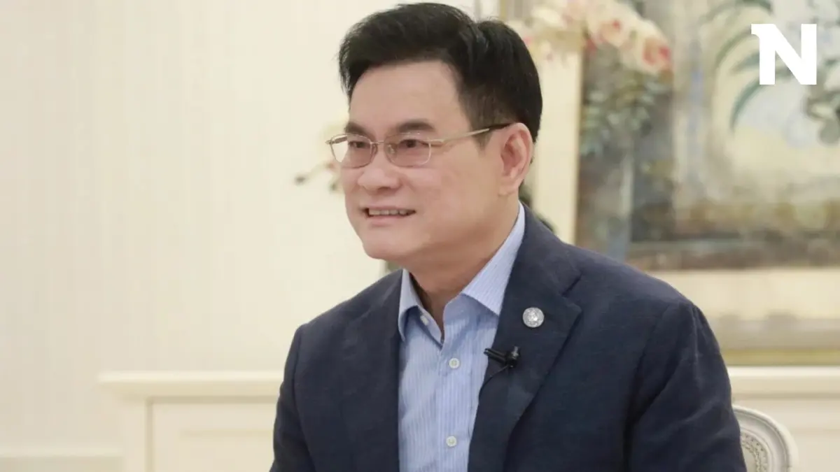 จุรินทร์ ฉะ รัฐบาลกลืนน้ำลายตัวเอง บอกจะไม่กู้ แซะ เหมือนกรณีนักโทษ 2 มาตรฐาน จุรินทร์ ฉะ รัฐบาลกลืนน้ำลายตัวเอง บอกจะไม่กู้ แซะ เหมือนกรณีนักโทษ 2 มาตรฐาน