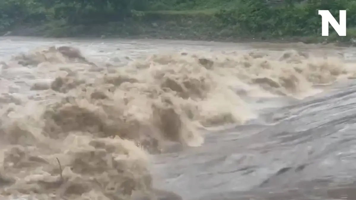 ฝนถล่ม! น้ำป่า "เทือกเขาหลวง" ไหลหลาก เตือน ปชช.เฝ้าระวัง ฝนถล่ม! น้ำป่า "เทือกเขาหลวง" ไหลหลาก เตือน ปชช.เฝ้าระวัง
