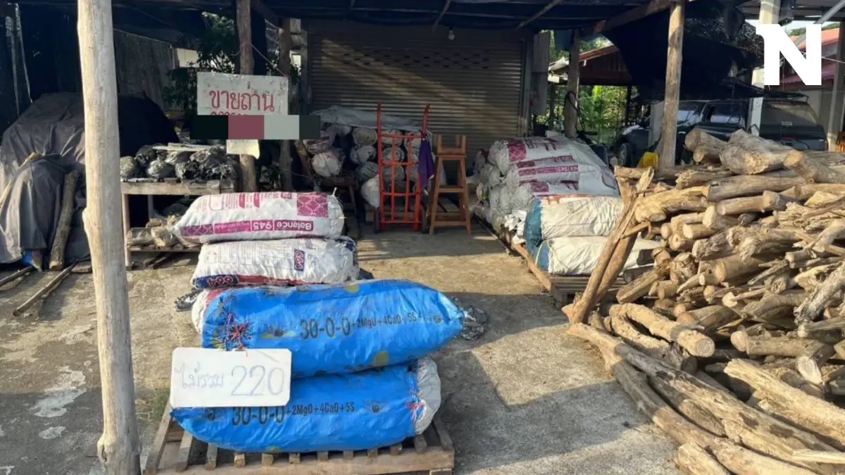 ตำรวจ ปทส. ยึดถ่านไม้ 6 ตัน ไร้ใบอนุญาต เจ้าของร้าน ยันไม่รู้กฎหมาย