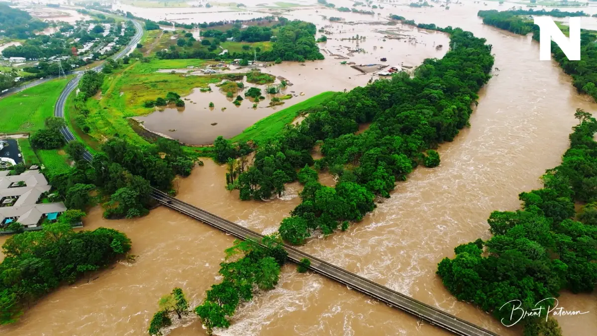 ฝนถล่มควีนสแลนด์จมบาดาลอพยพหลายพันคน จระเข้โผล่ในเมือง
