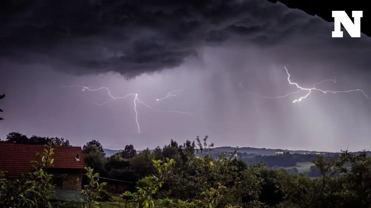 อุตุฯ ประกาศเตือนภาคใต้ฝนตกหนัก ภาคอื่นมีฝนฟ้าคะนอง พร้อมเตรียมลาลมหนาว อุตุฯ ประกาศเตือนภาคใต้ฝนตกหนัก ภาคอื่นมีฝนฟ้าคะนอง พร้อมเตรียมลาลมหนาว