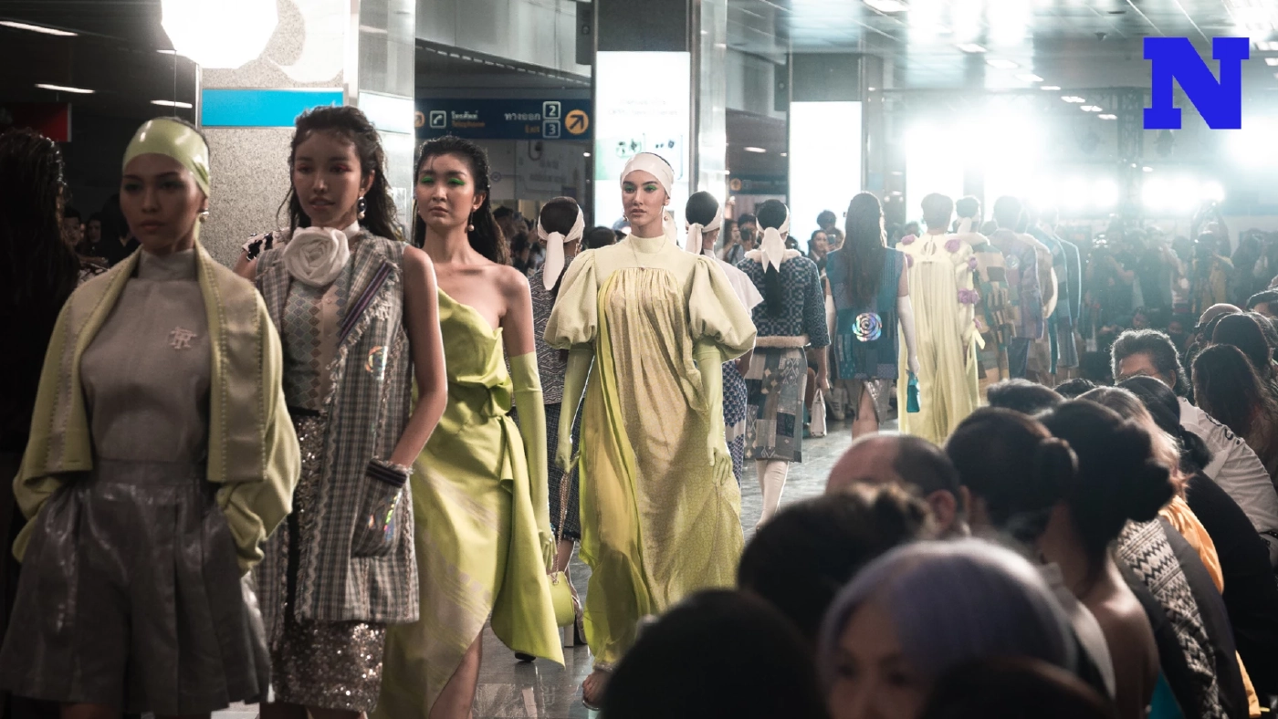 ครั้งแรก! แฟชั่นโชว์ผ้าไทยเปลี่ยน MRT เป็นรันเวย์พิสูจน์พลัง soft power