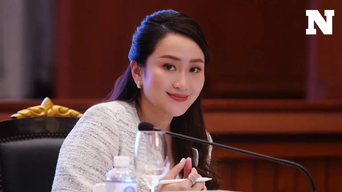 "อิ๊งค์" ดอดขึ้นตึกไทยฯหารือ "เศรษฐา" นานเป็นชม. ปฏิเสธคุยเรื่อง "ทักษิณ"