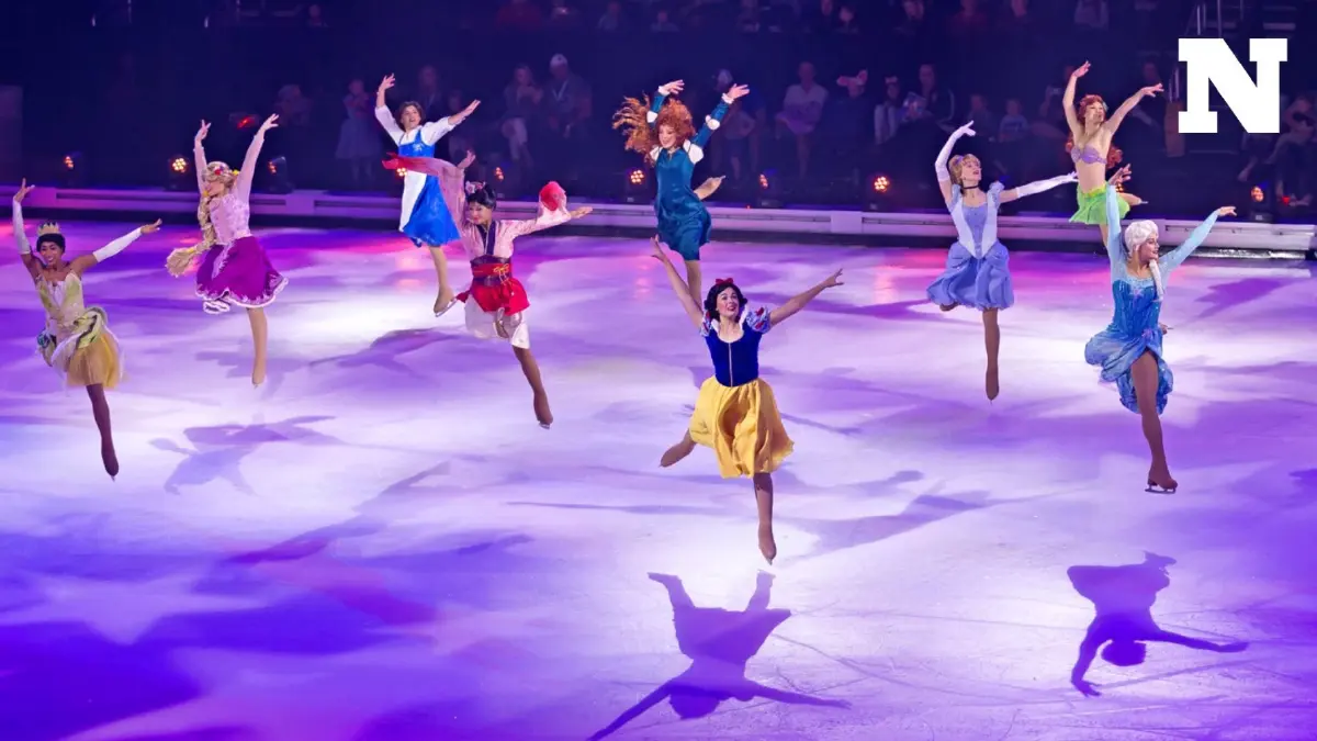 ฉลอง 100 ปีดิสนีย์ ใน "Disney On Ice presents 100 Years of Wonder" ฉลอง 100 ปีดิสนีย์ ใน "Disney On Ice presents 100 Years of Wonder"