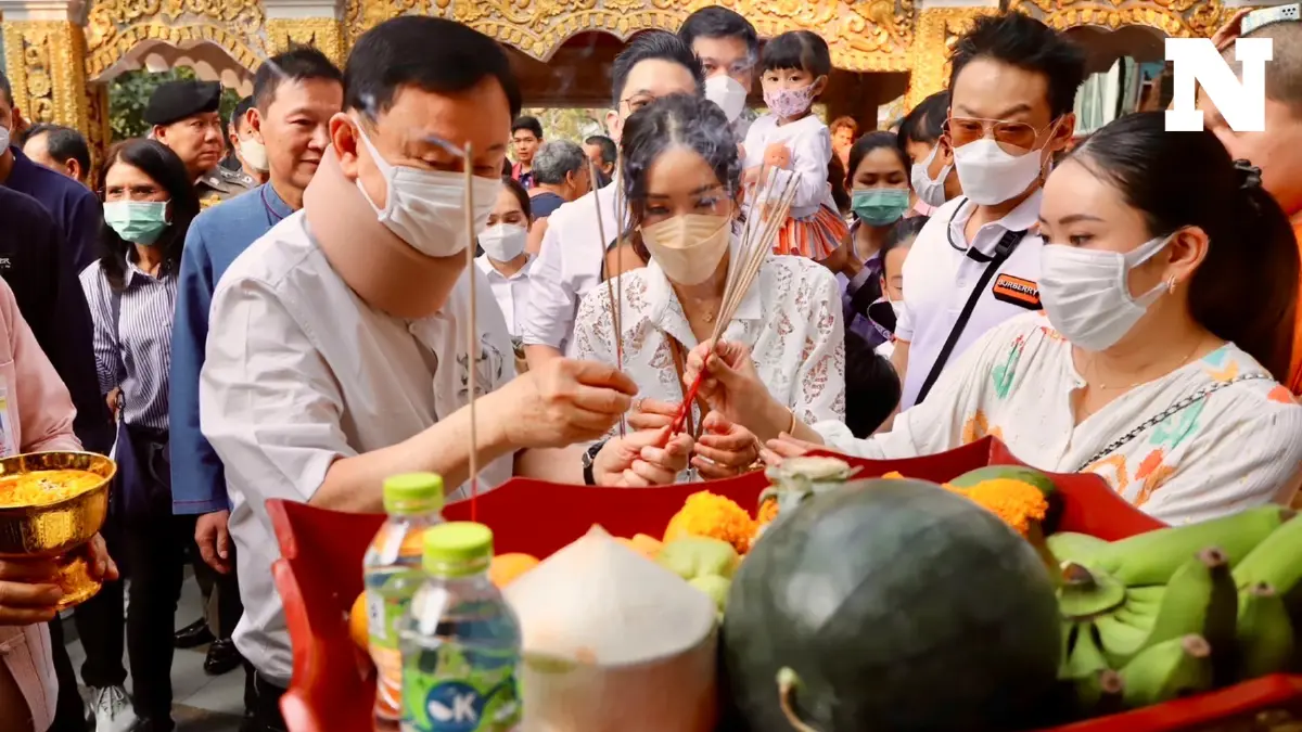 รวมภารกิจเช้า “ทักษิณ” สักการะครูบาศรีวิชัย เดินกาดหลวง แวะกินข้าวซอย
