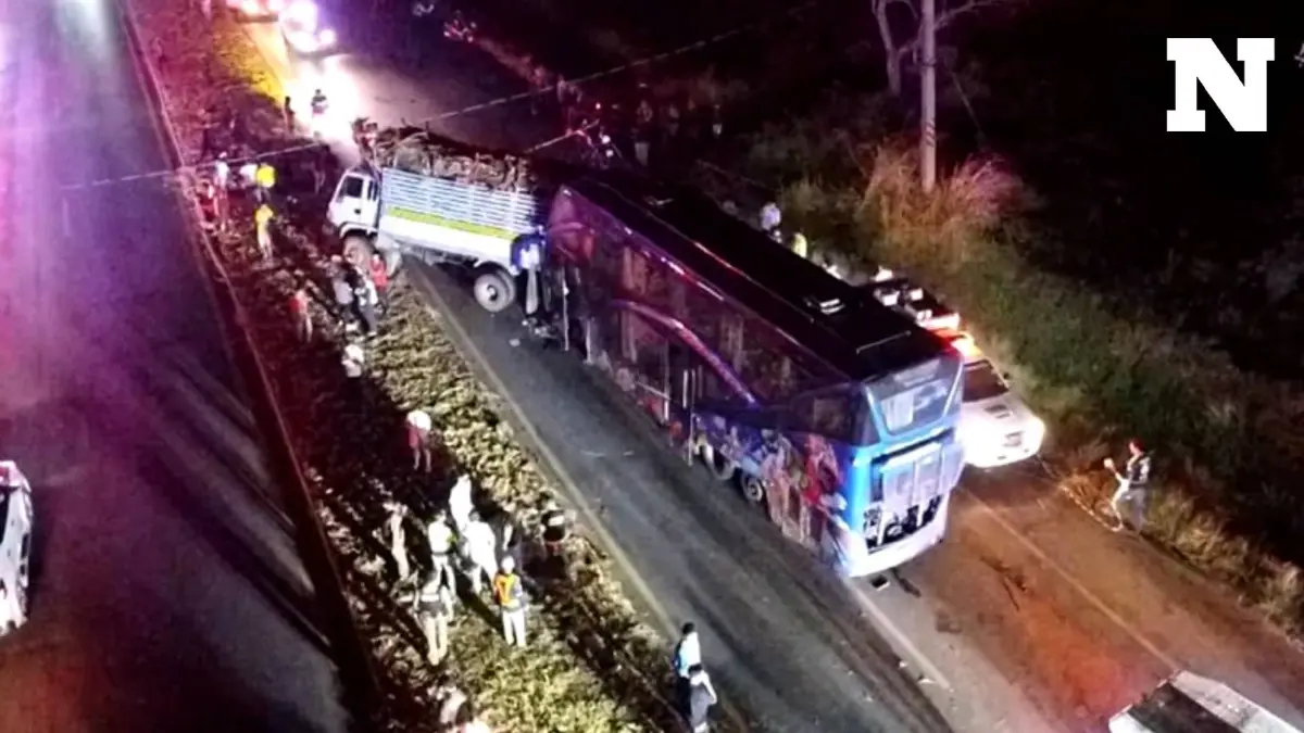 ควรเลิกจัดทัศนศึกษาหรือไม่? รถบัสพา นร. กลับจากกรุงเทพฯ ชนท้ายรถบรรทุกอ้อย ดับ 1