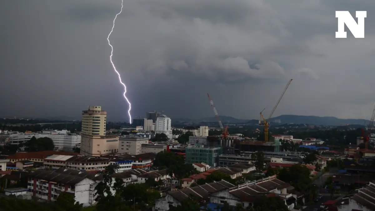 อุตุฯ เตือนฝนถล่ม "เหนือ-อีสาน-ตะวันออก" 38 จังหวัดทั่วไทย รวม กทม.-ปริมณฑล