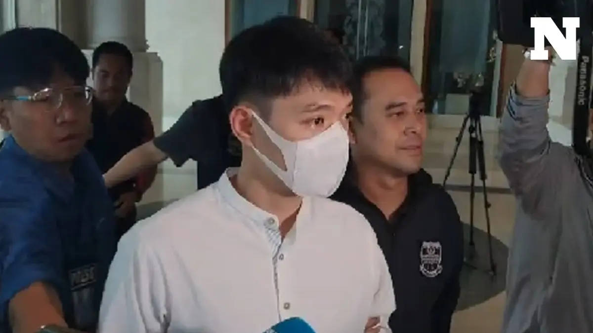 "ดีเอสไอ" คุมตัว "กรินทร์" ลูกชายบุญธรรมเฮียเก้ามาดำเนินคดีปมตีนไก่เถื่อน