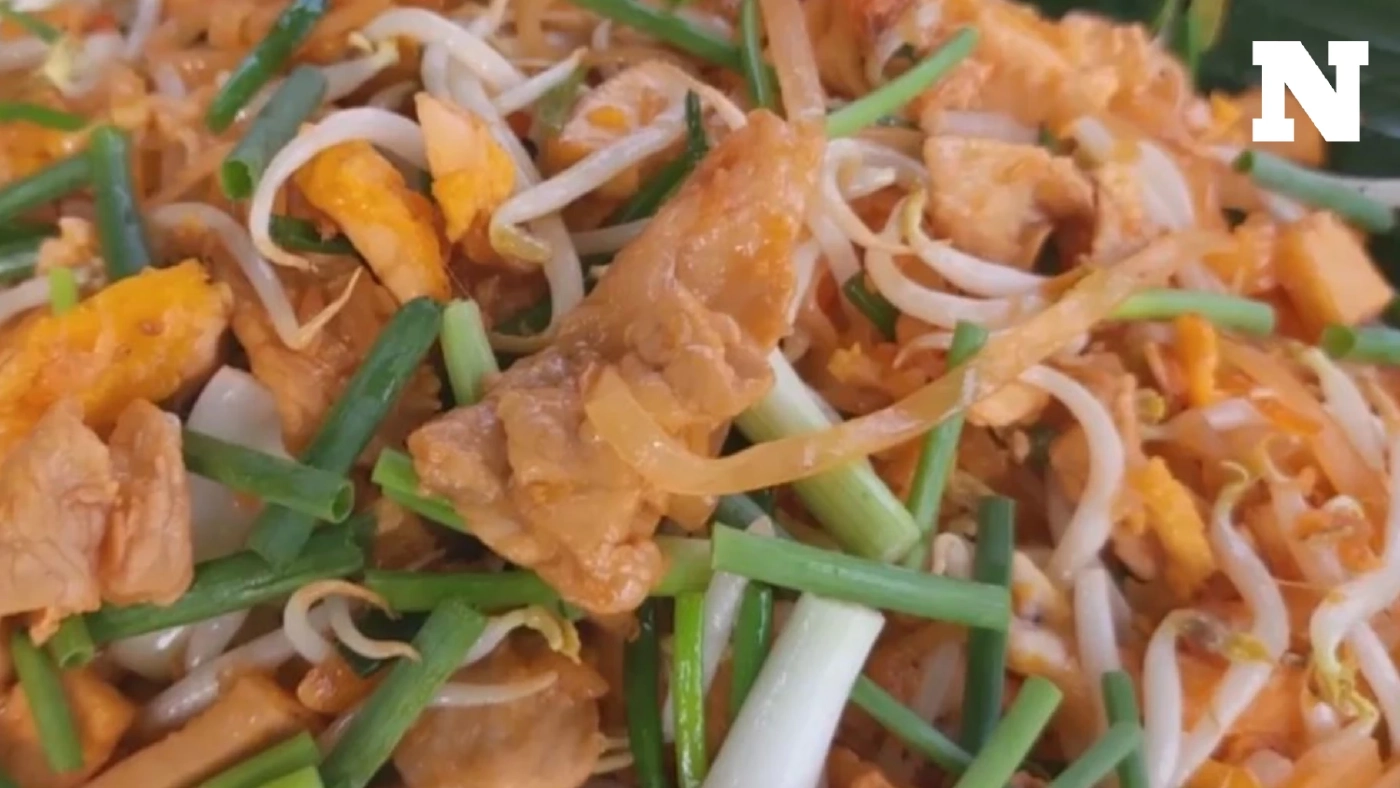 งบน้อย อร่อยได้ หอยทอด-ผัดไทย กล่องละ 10 บาท พิกัด สมุทรสงคราม