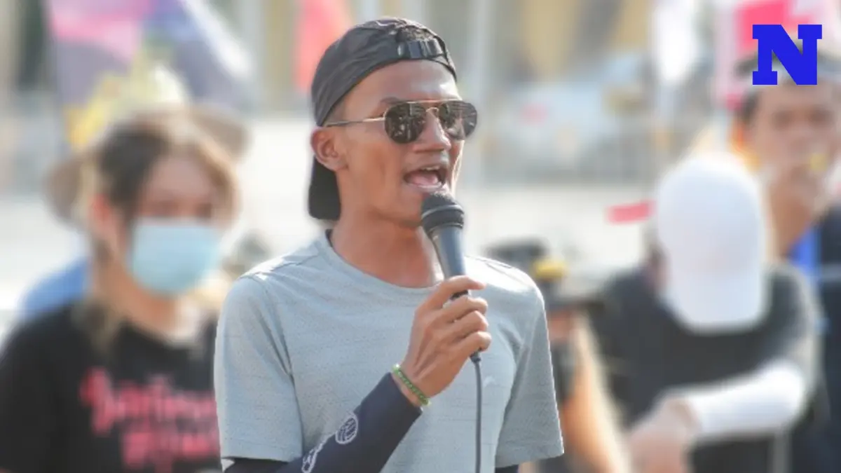 "ไมค์ ภาณุพงศ์" โดนคุก 4 ปีปมโพสต์หมิ่นสถาบันฯ-ศาลอาญาลดโทษเหลือ 3 ปี