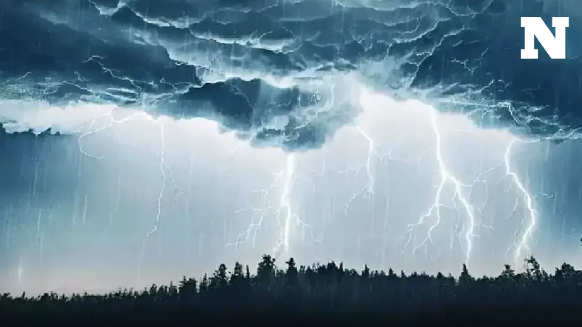 อุตุฯ เตือนฝนถล่มหนักร้อยละ 80 “เหนือ-กลาง” 35 จังหวัดอ่วม ระวังน้ำท่วม อุตุฯ เตือนฝนถล่มหนักร้อยละ 80 “เหนือ-กลาง” 35 จังหวัดอ่วม ระวังน้ำท่วม