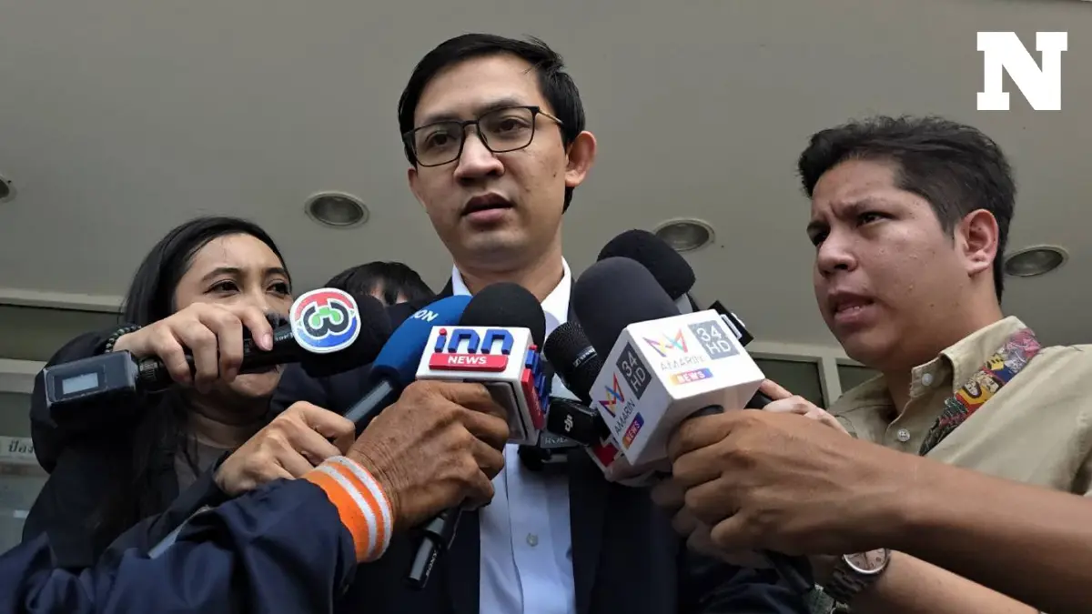 "จิรัฏฐ์" ควงทนายพบตำรวจรับทราบข้อหาปมใบ สด.43 ปลอมยันเอกสารของแท้