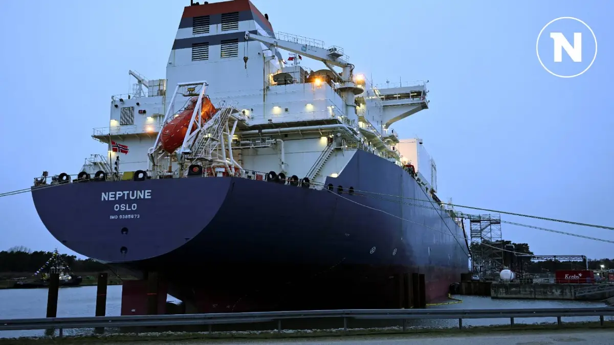 อียูคว่ำบาตรก๊าซ LNG ของรัสเซียครั้งแรก ห้ามขนส่งผ่านยุโรป